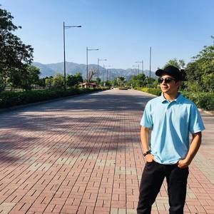 Meet your Posher, Yasir